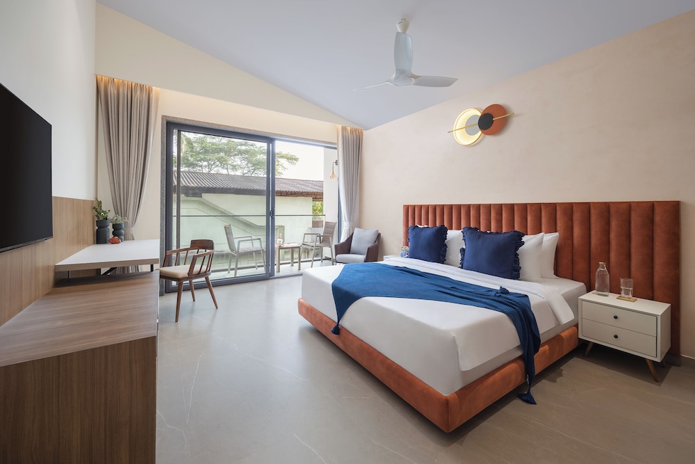 ELIVAAS Cloud 7 4 BHK Villa with Pvt Pool 20/72