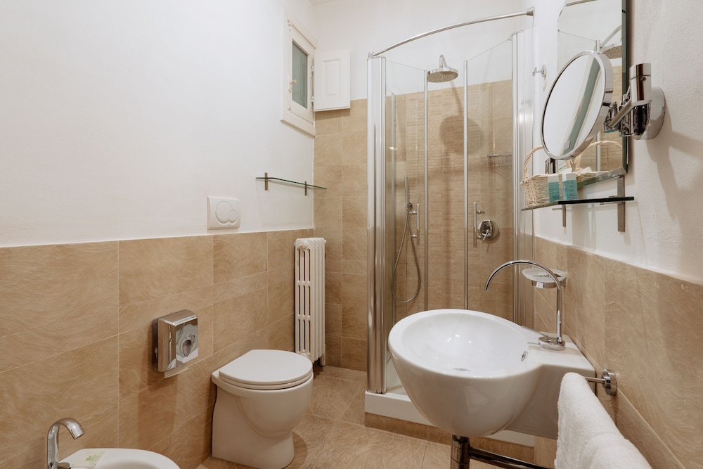 Relais Giulia 83/85