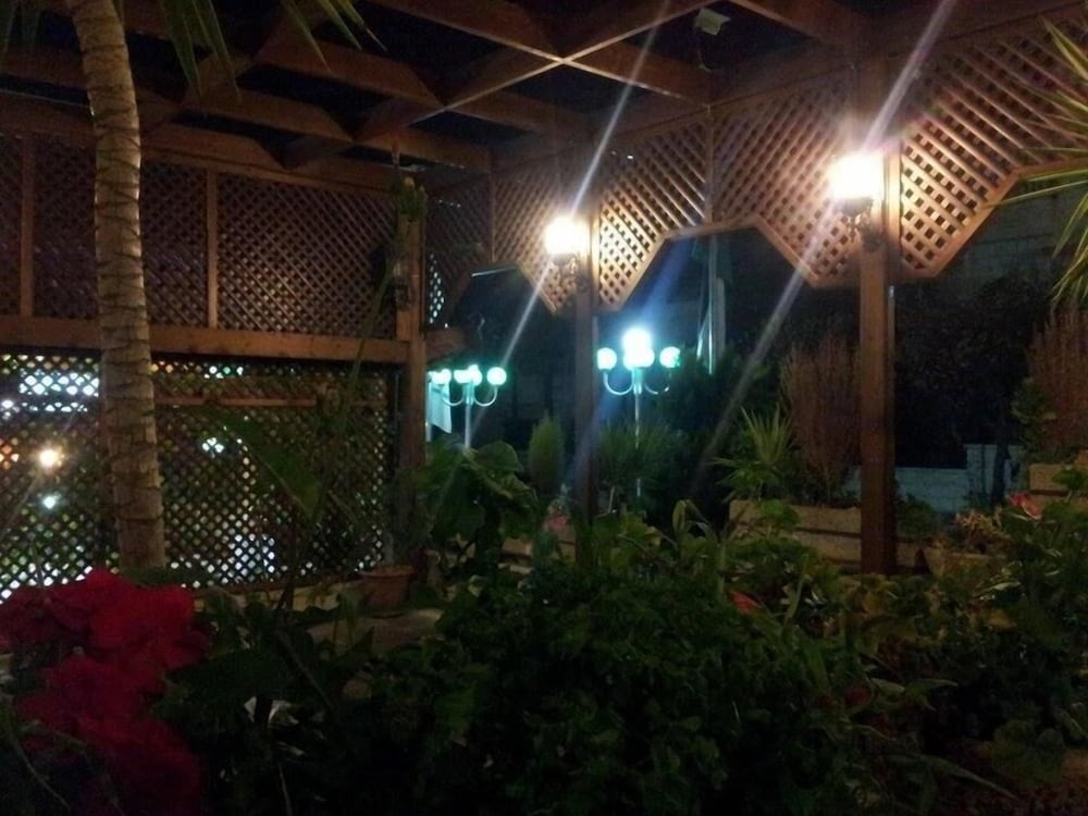 Amaled Hotel 39/40
