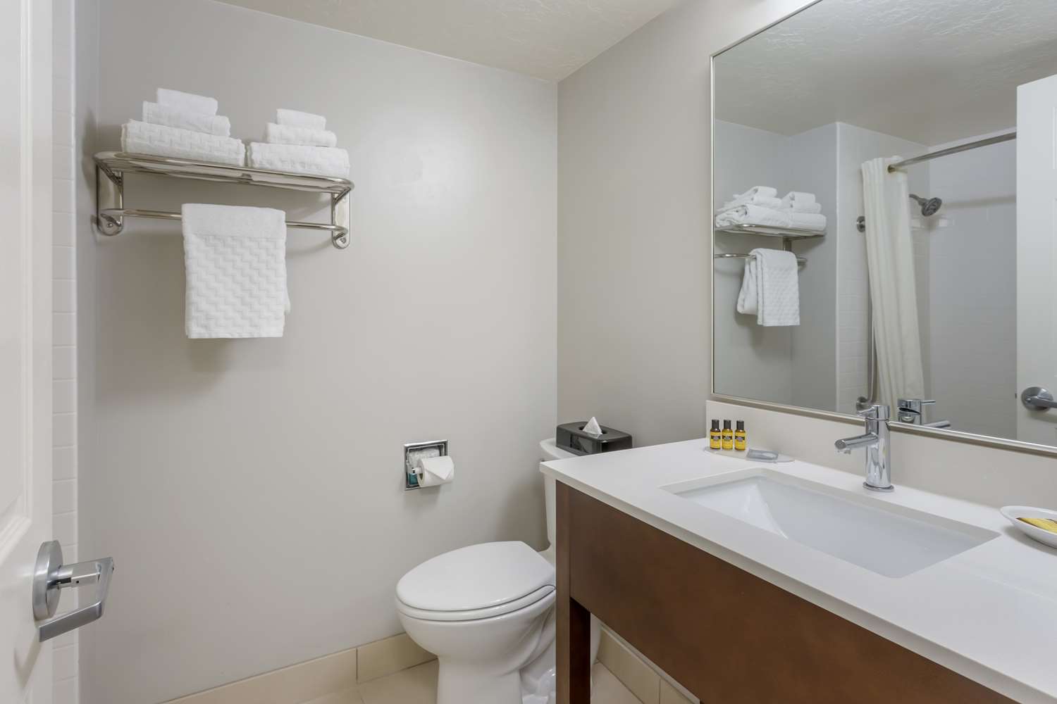 Best Western Plus Cottontree Inn 20/20