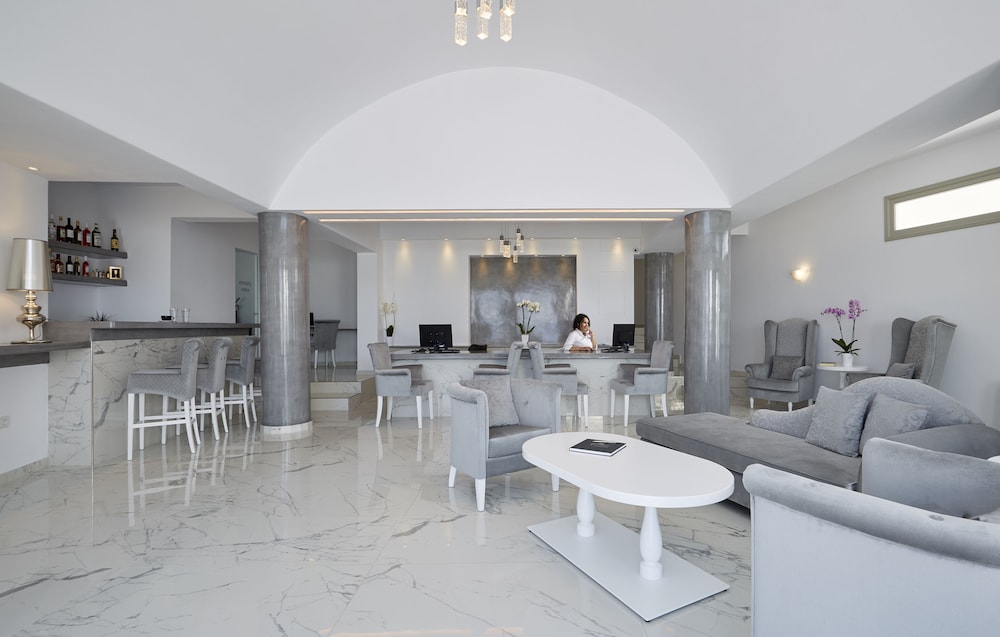 APERANTO SUITES 44/70