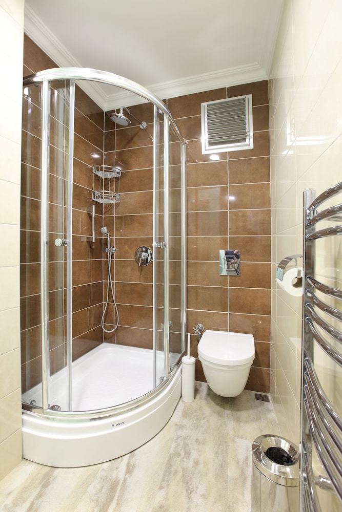 Lir Residence Suites 17/43