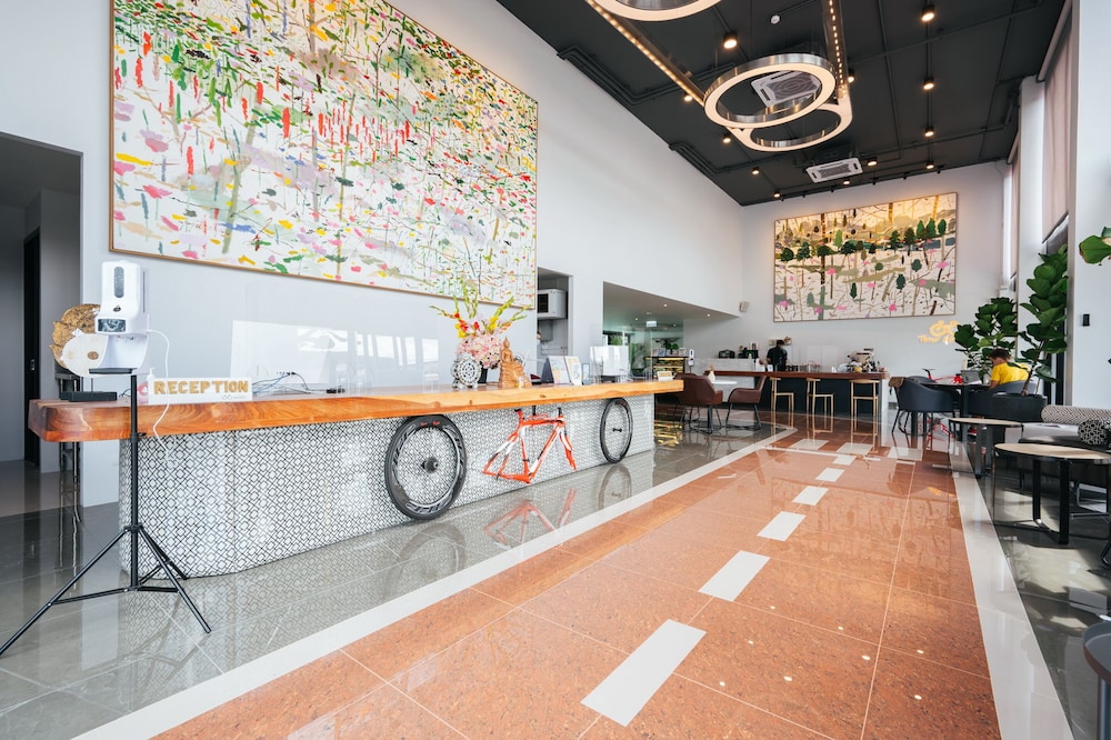 Tour De Phuket Hotel 6/71