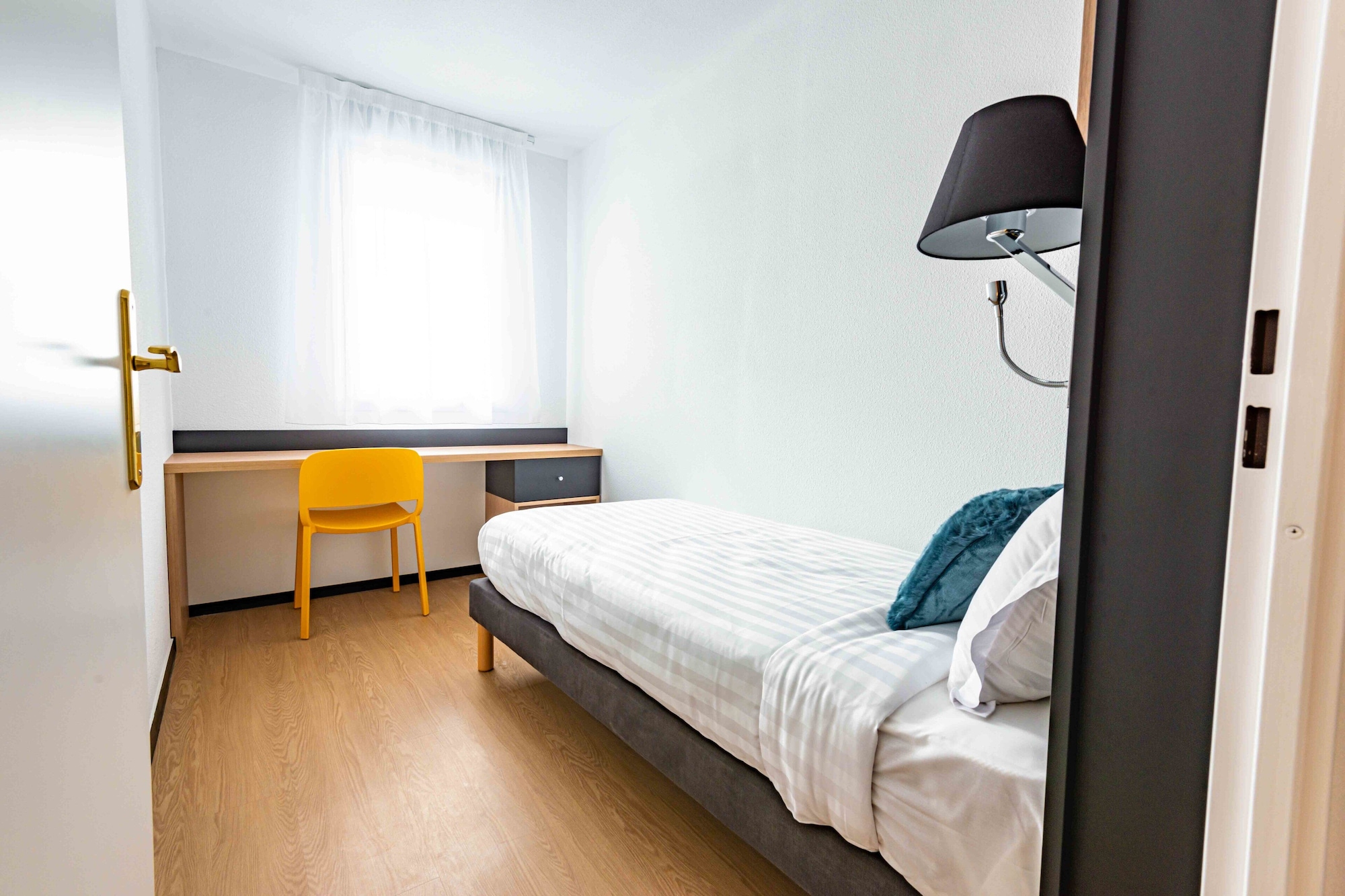 3 BEDROOMS, APARTMENT
