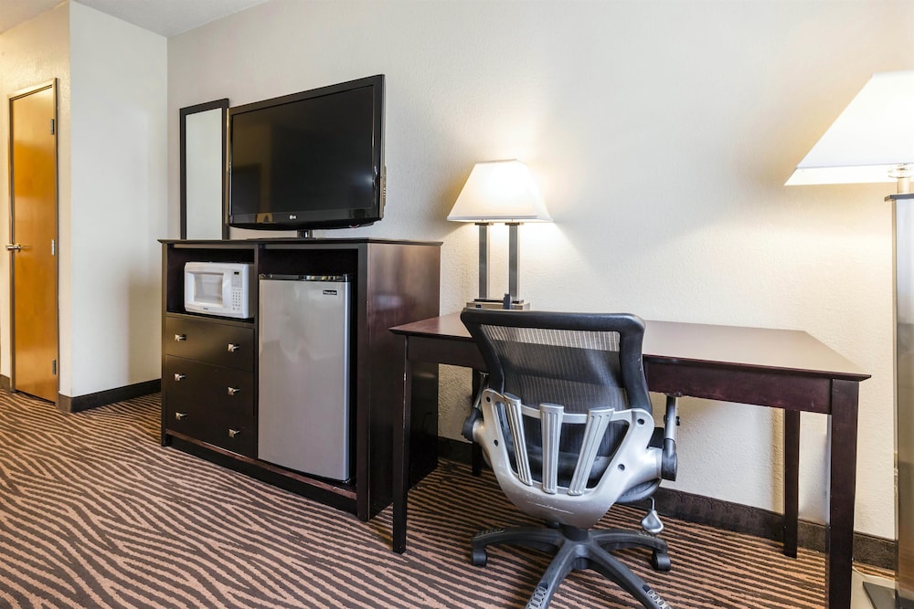 Best Western Des Plaines Inn 33/36