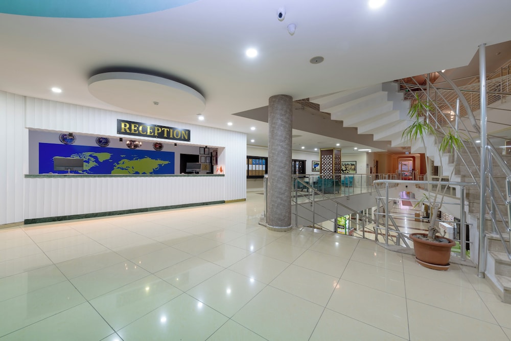 Lims Bona Dea Beach Hotel 17/67