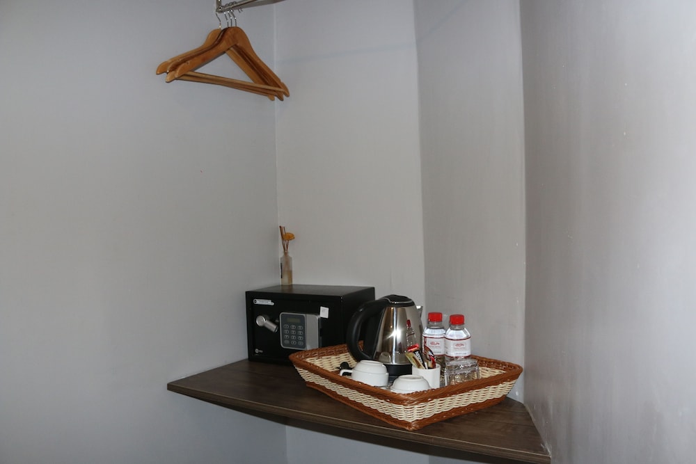 Ostro Hotel 7/61