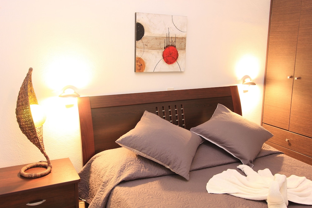 Gianna Suites 33/43