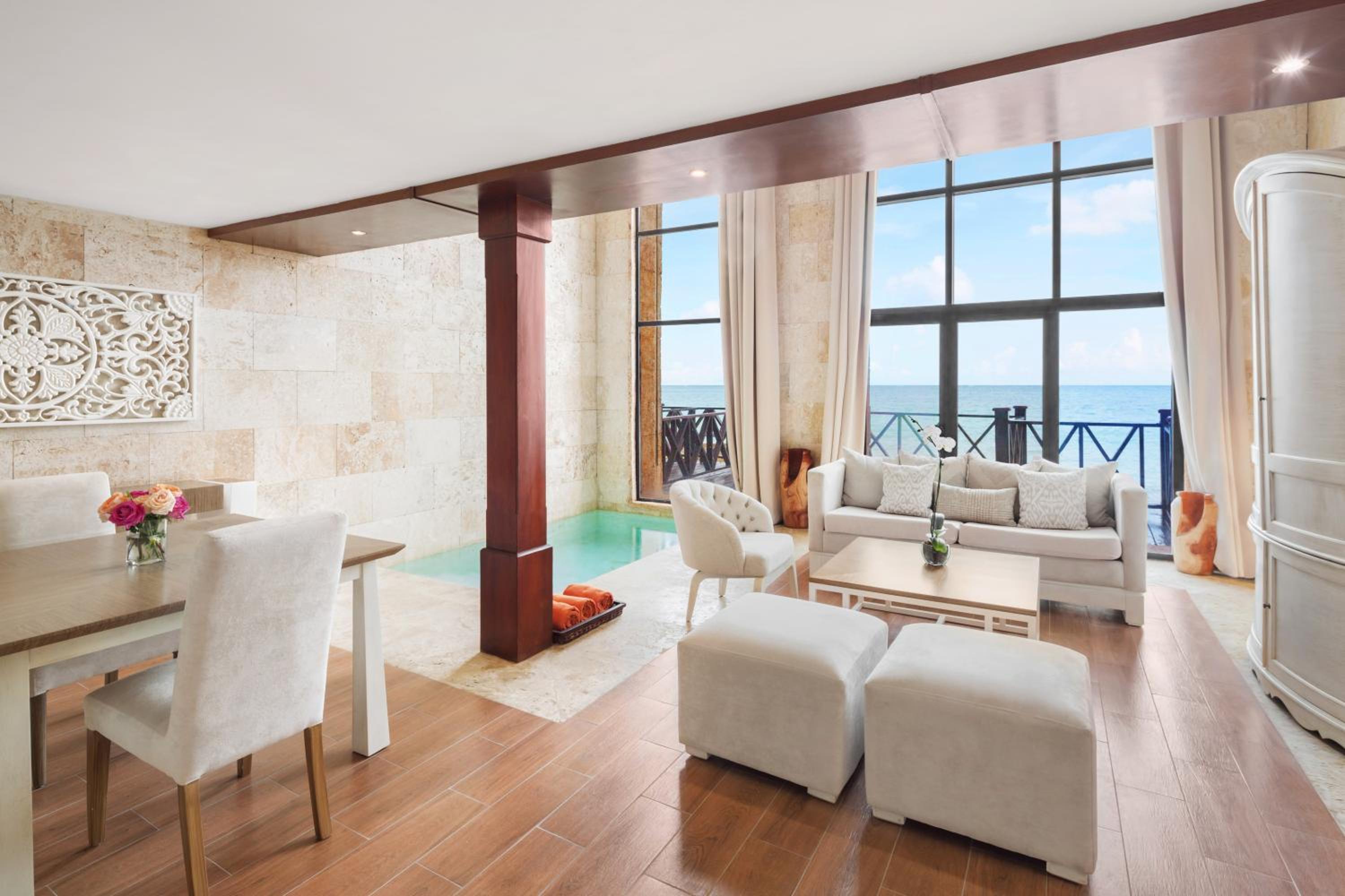 1 Bedroom, Castle, Suite, King Bed, Ocean Side, Balcony
