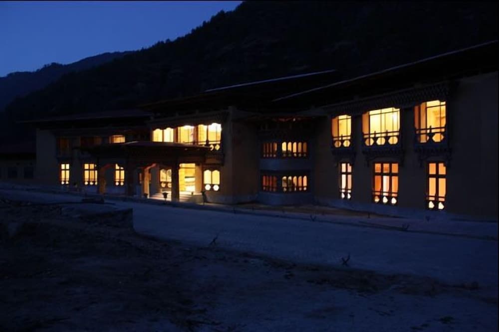 UDUMWARA RESORT 10/50