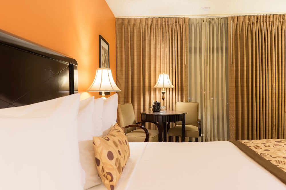 Oakland Airport Executive Hotel 25/65