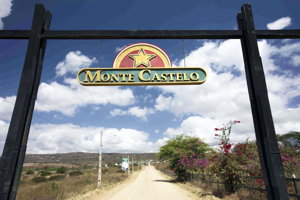 HOTEL FAZENDA MONTE CASTELO 37/40