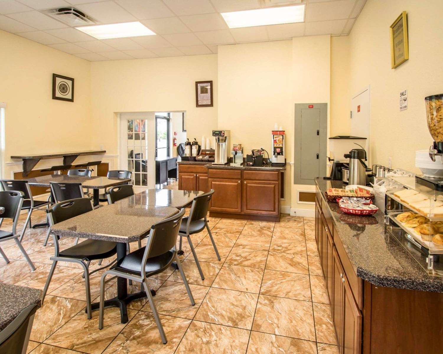 Green Palms Extended Stay 19/23