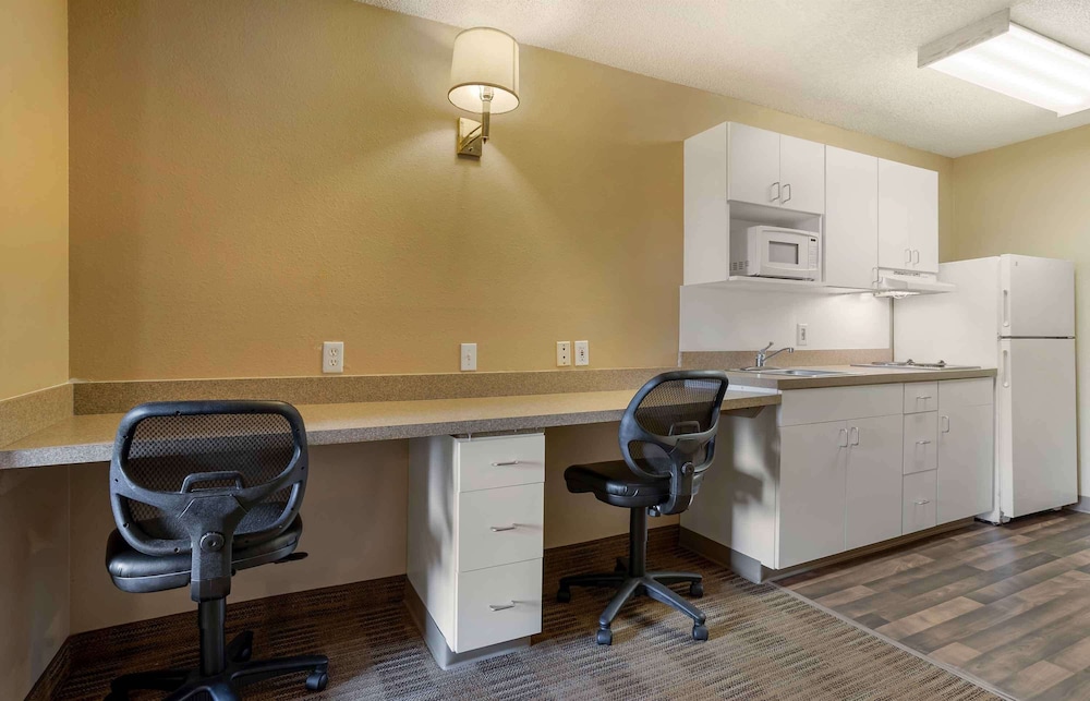 Extended Stay America Suites Houston Sugar Land 49/57