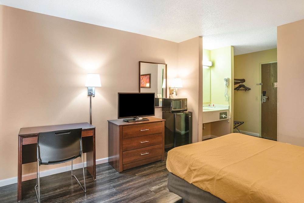 Econo Lodge Princeton 15/43