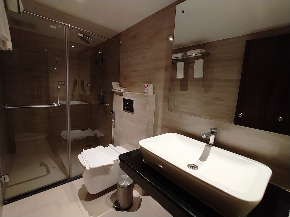 NIRANJANA HOTEL 46/50