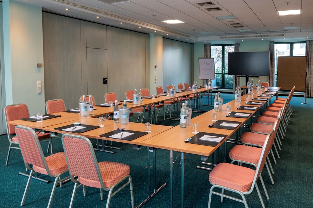 Amadeus Frankfurt 68/81