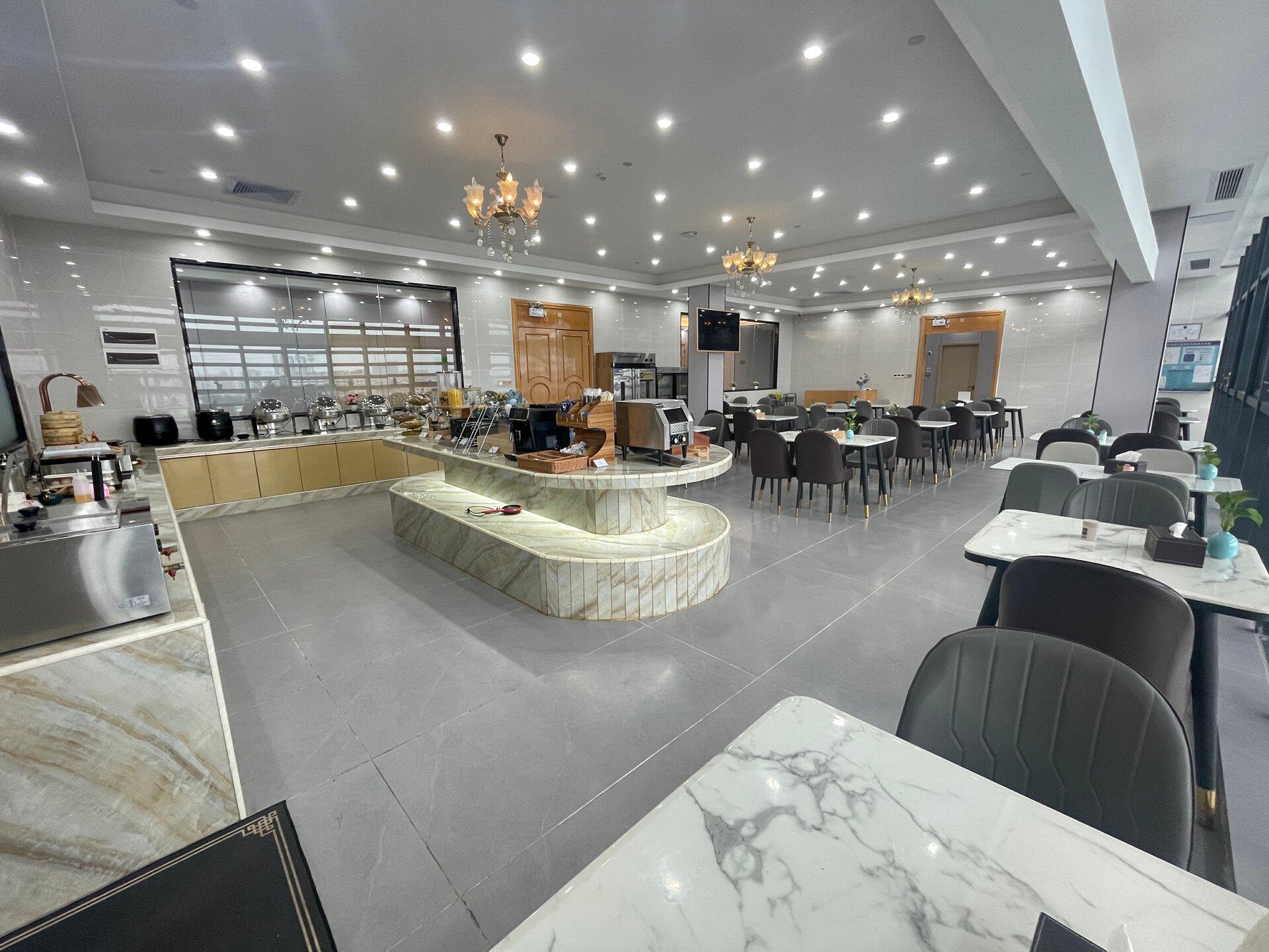 Vienna Hotel (Guangzhou Huangpu Free Trade Zone Xiayuan Subway Station) 29/38