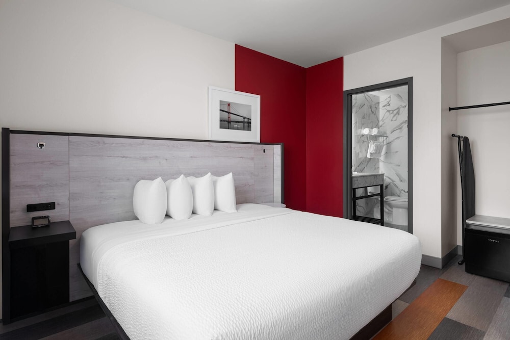 Ramada by Wyndham Brooklyn Near Flatbush 13/26