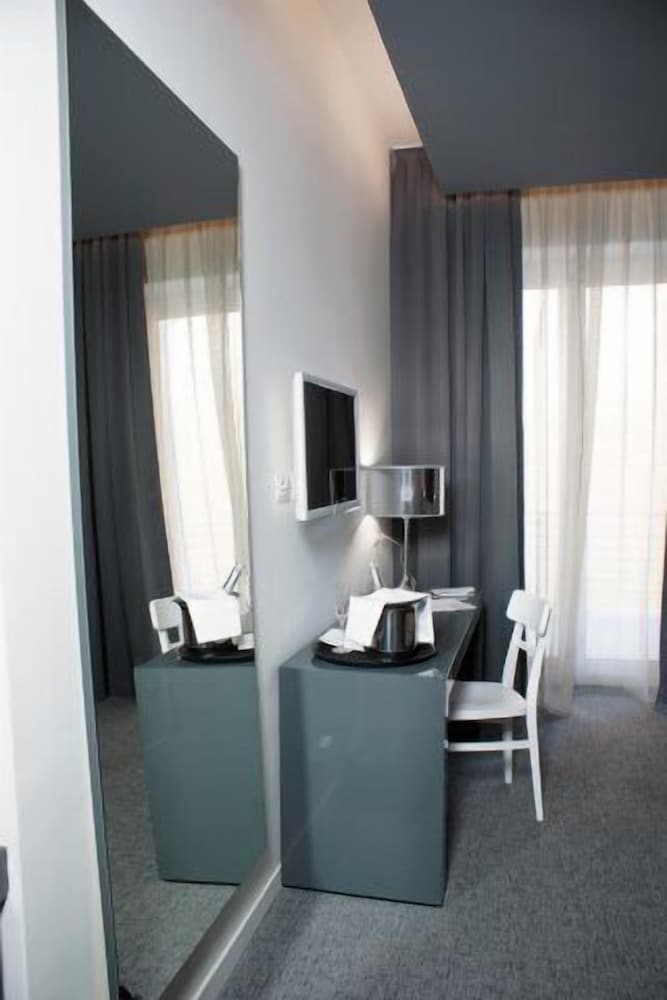 Hotel Leopardi 15/37
