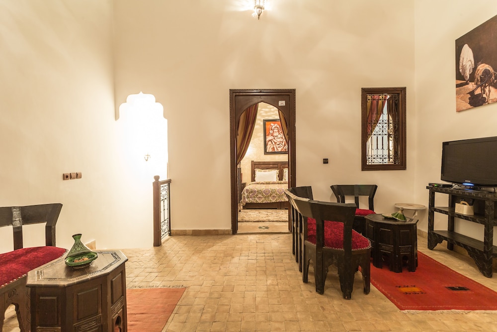 RIAD NASREEN 57/76