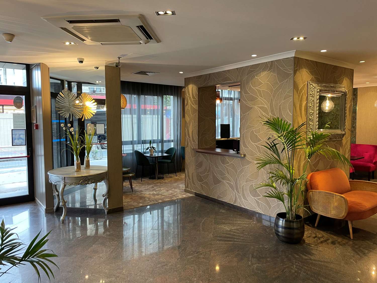 Lobby at BEST WESTERN ALLEGRO NATION, PARIS