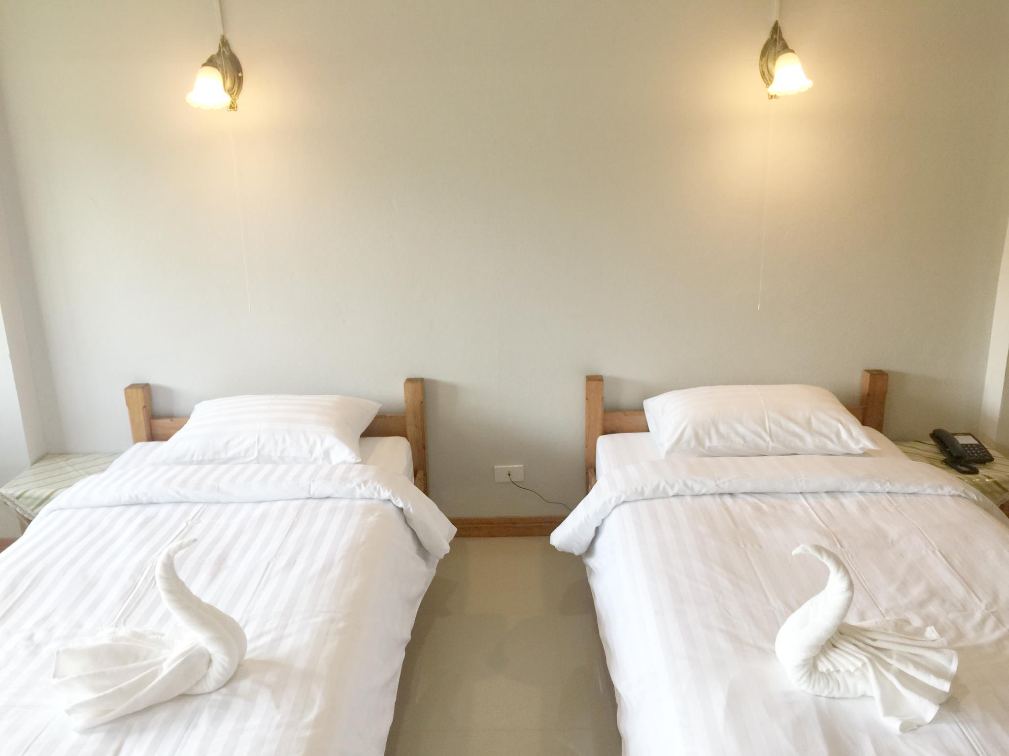 Room, Twin Beds, Garden View