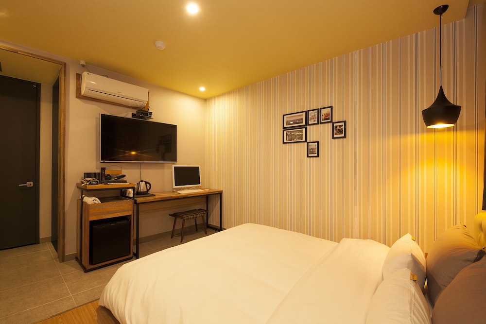 Hotel Gray 14/38