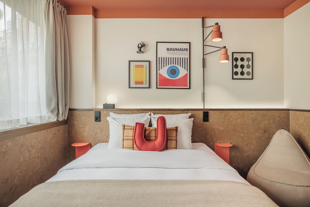 SUPERIOR, DOUBLE BED