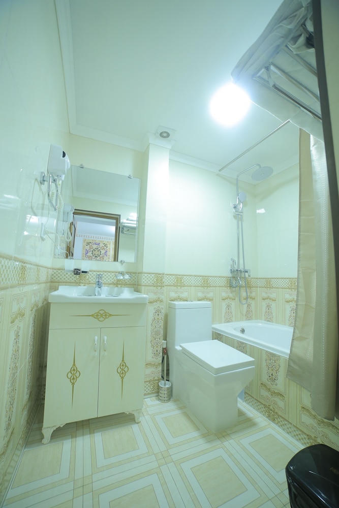 Bukhara Baraka Hotel 45/46