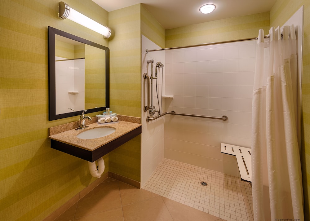 Holiday Inn Express Hotel & Suites Red Bluff-South Redding Area 21/39