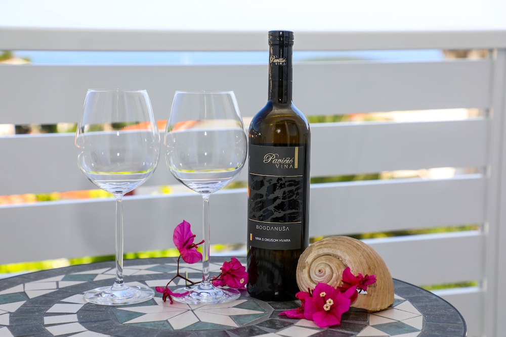 Stella Maris Hvar - Sea View Rooms with Balcony 10/15