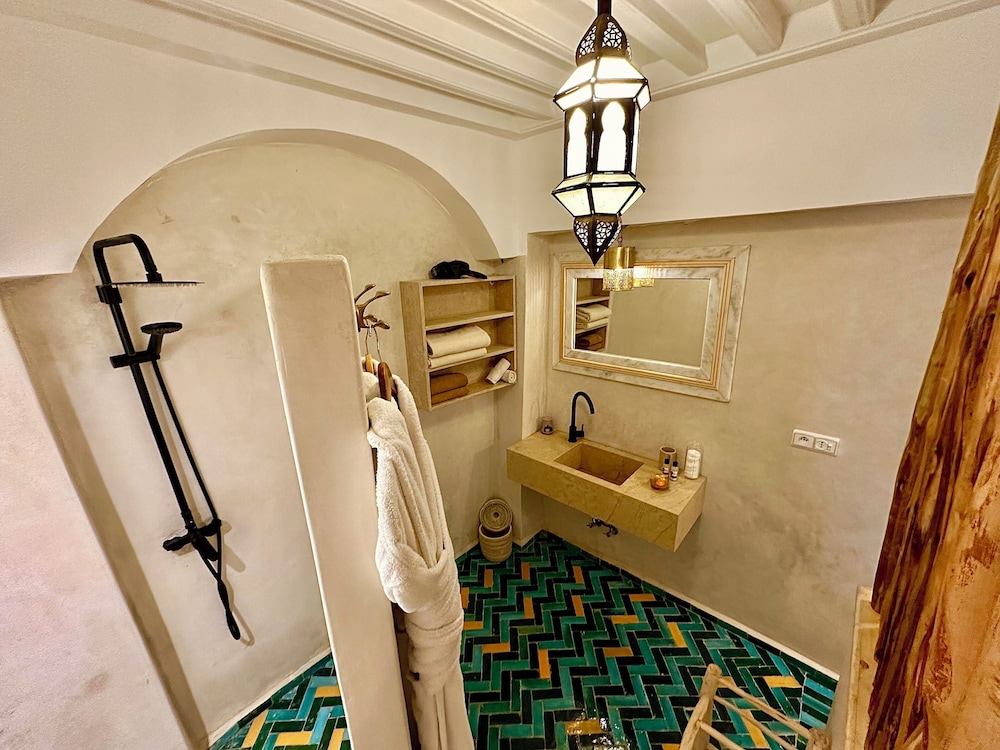 Riad 11 Zitoune 69/69