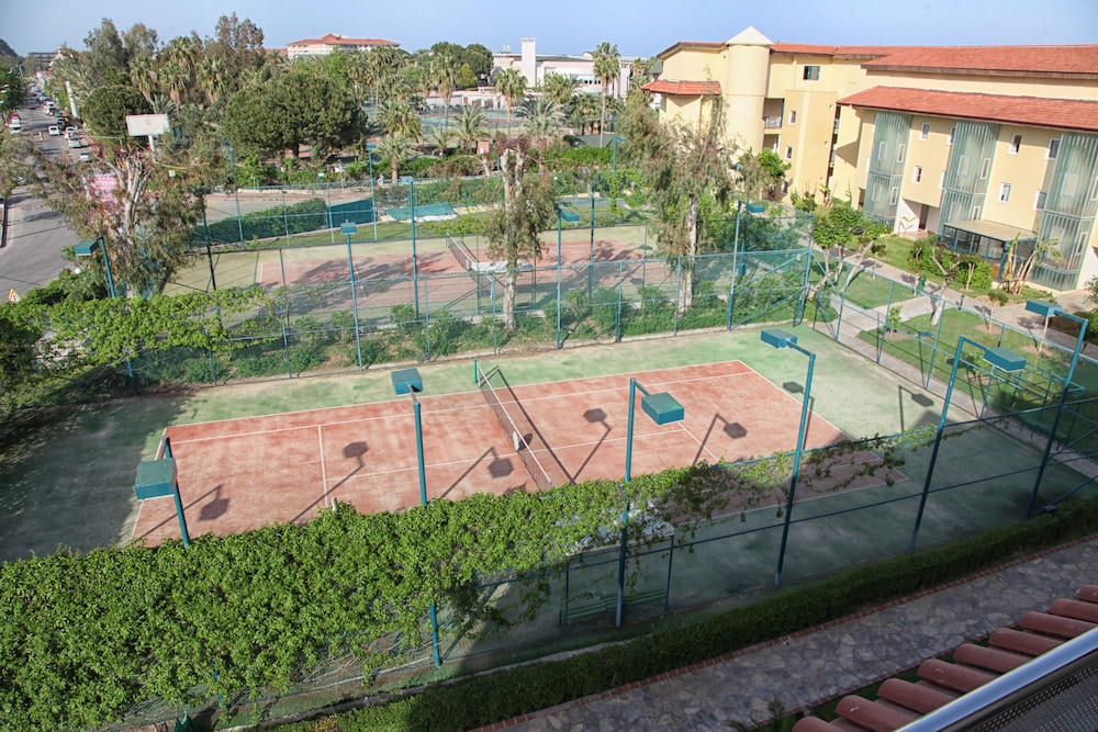 Queens Park Le Jardin 28/50