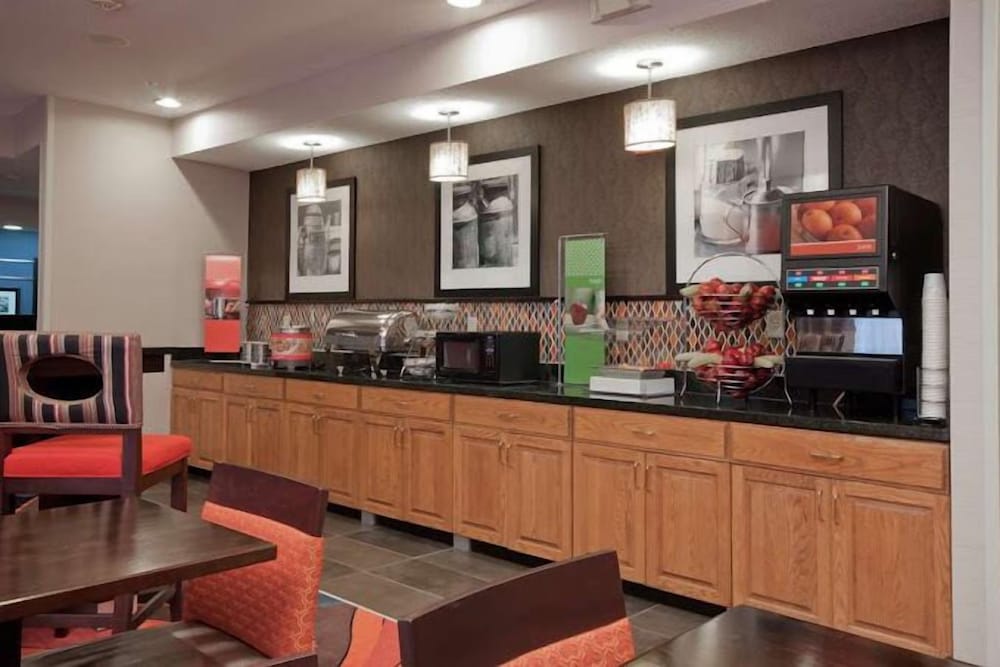 Countryside Inn and Suites 22/28