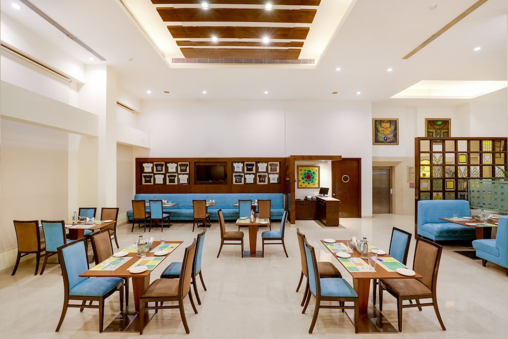 Lemon Tree Premier 1 Leisure Valley Gurugram 46/60
