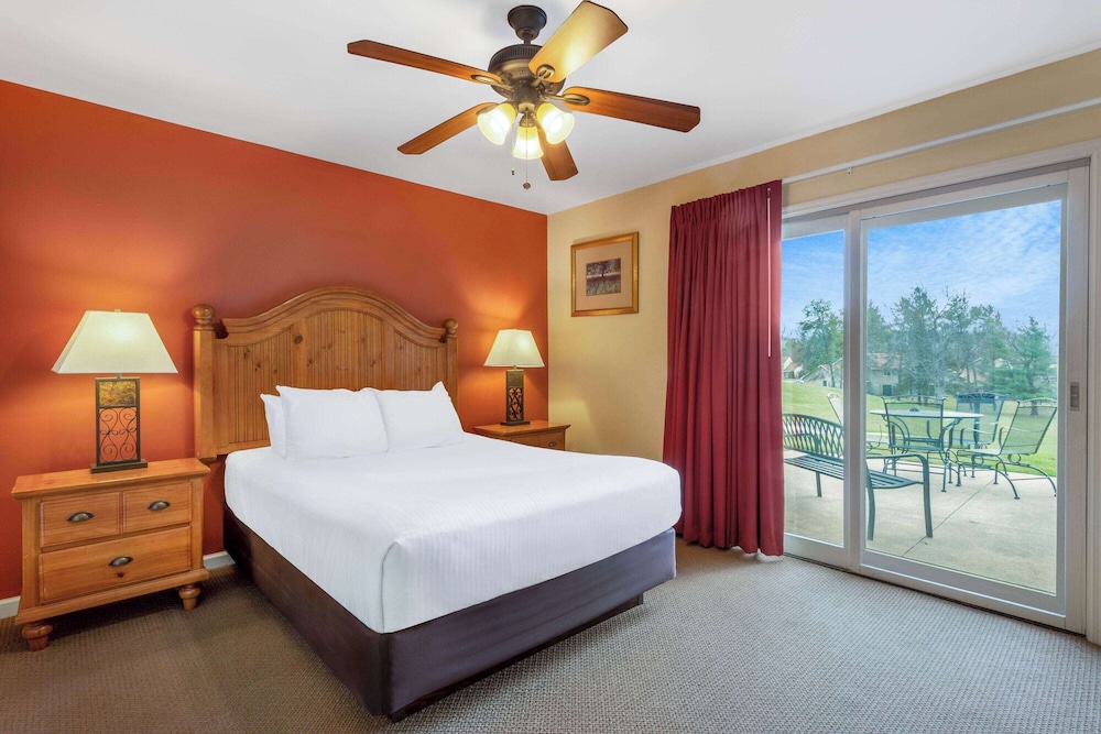 Tamarack Wisconsin Dells a Ramada by Wyndham 11/50