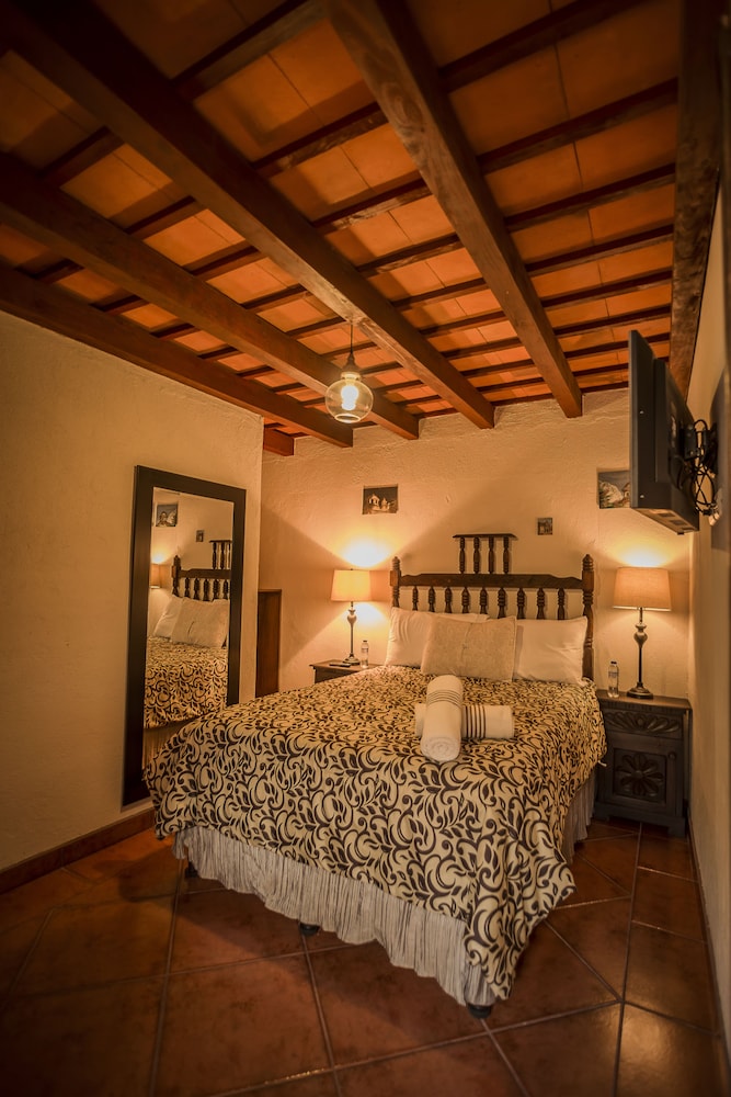 Hotel Mansion Del Rey 10/42