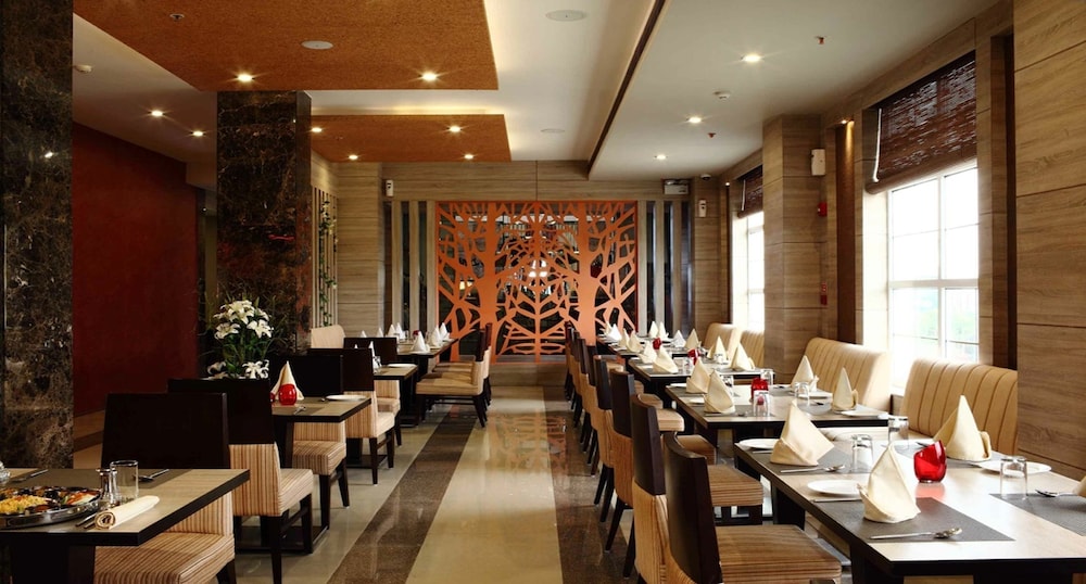 Nidhivan Sarovar Portico Vrindavan 41/58