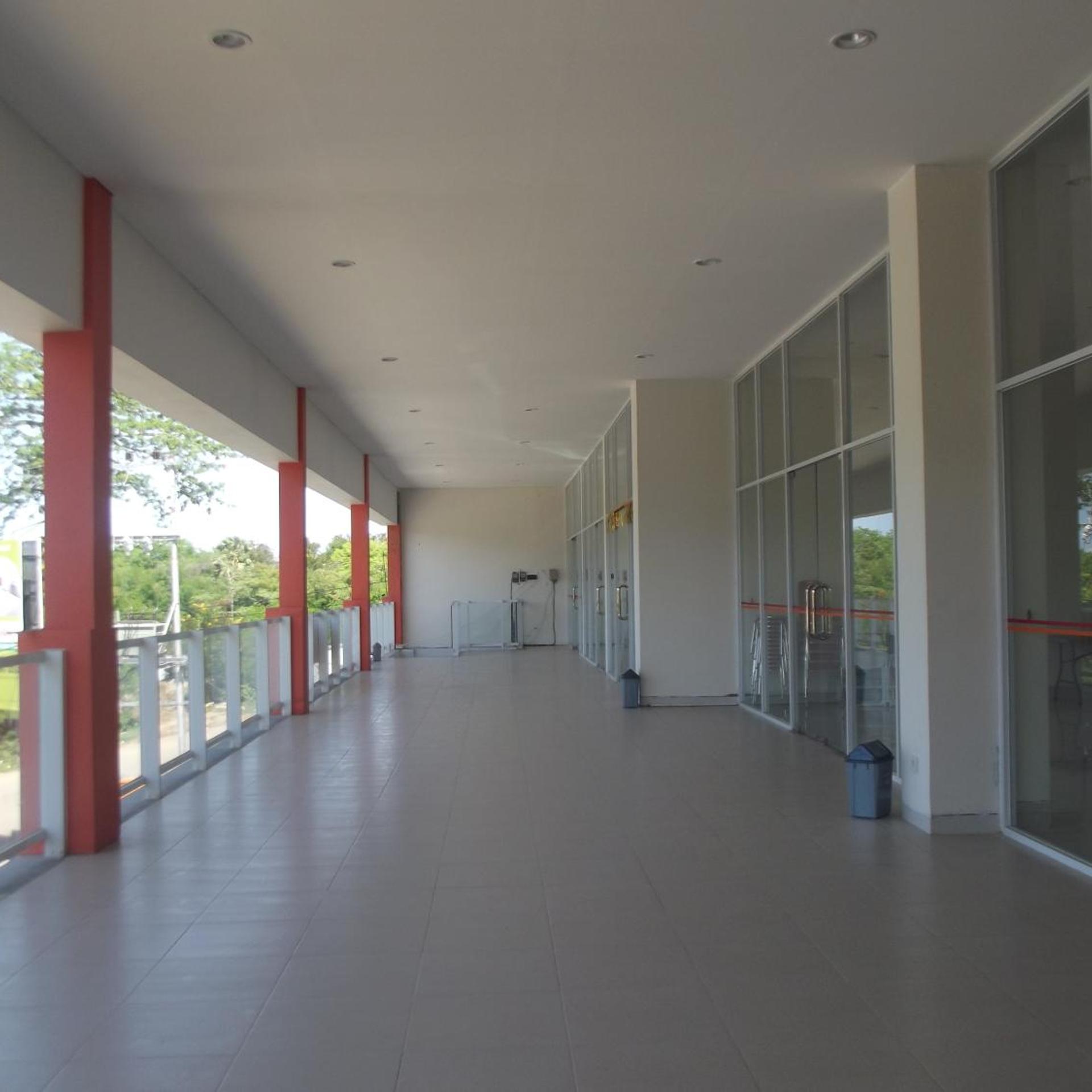 L Bajo Hotel 26/37
