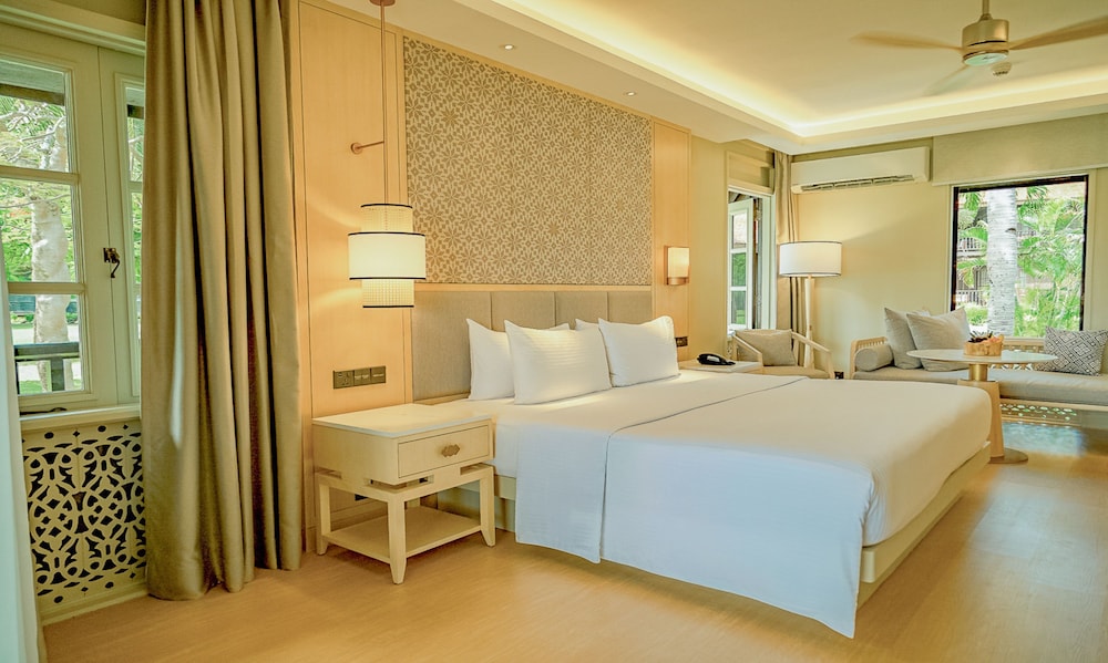 Room, King Bed, Island View، Pelangi Beach Resort and Spa 2/3