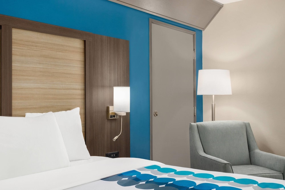 Baymont by Wyndham Blackwell I-35 33/71