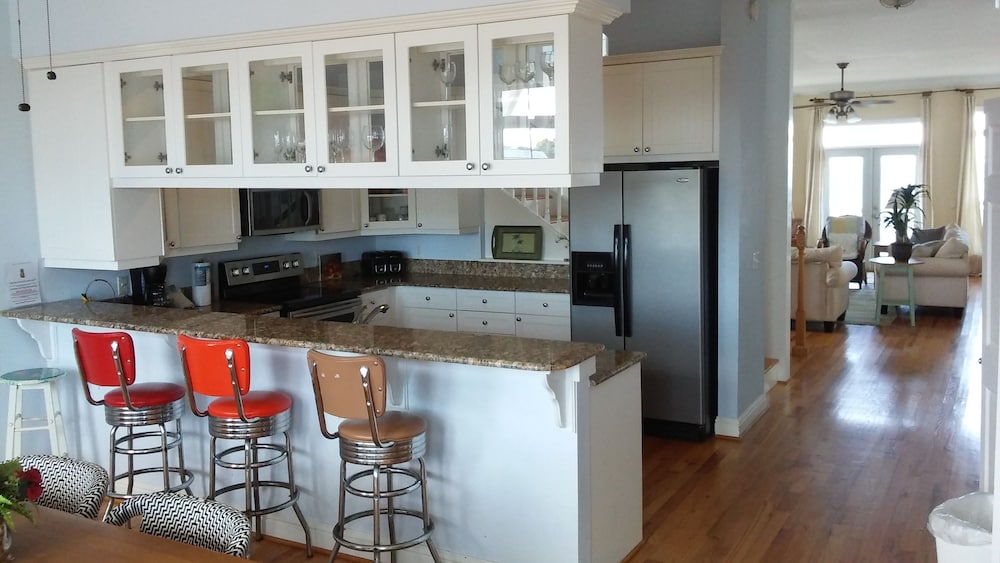 Pineapple Villas On Laguna Beach secondary