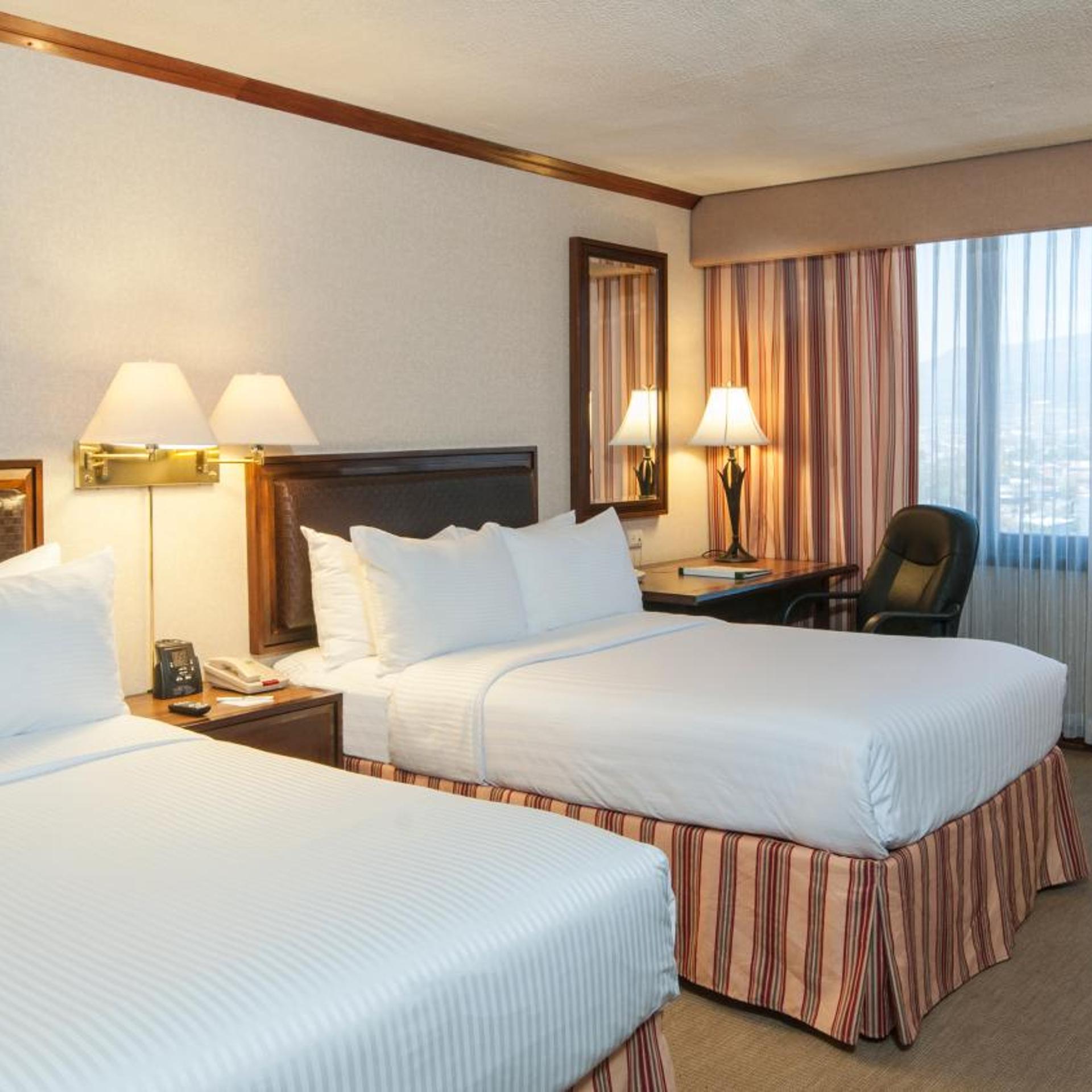 غرفة تنفيذية بسرير مزدوج بإطلالة على المدينة، Delta Hotels by Marriott San Jose Aurola 3/7
