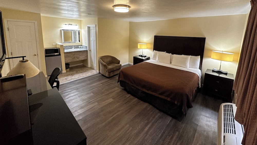 Relax Inn of Medford 10/38