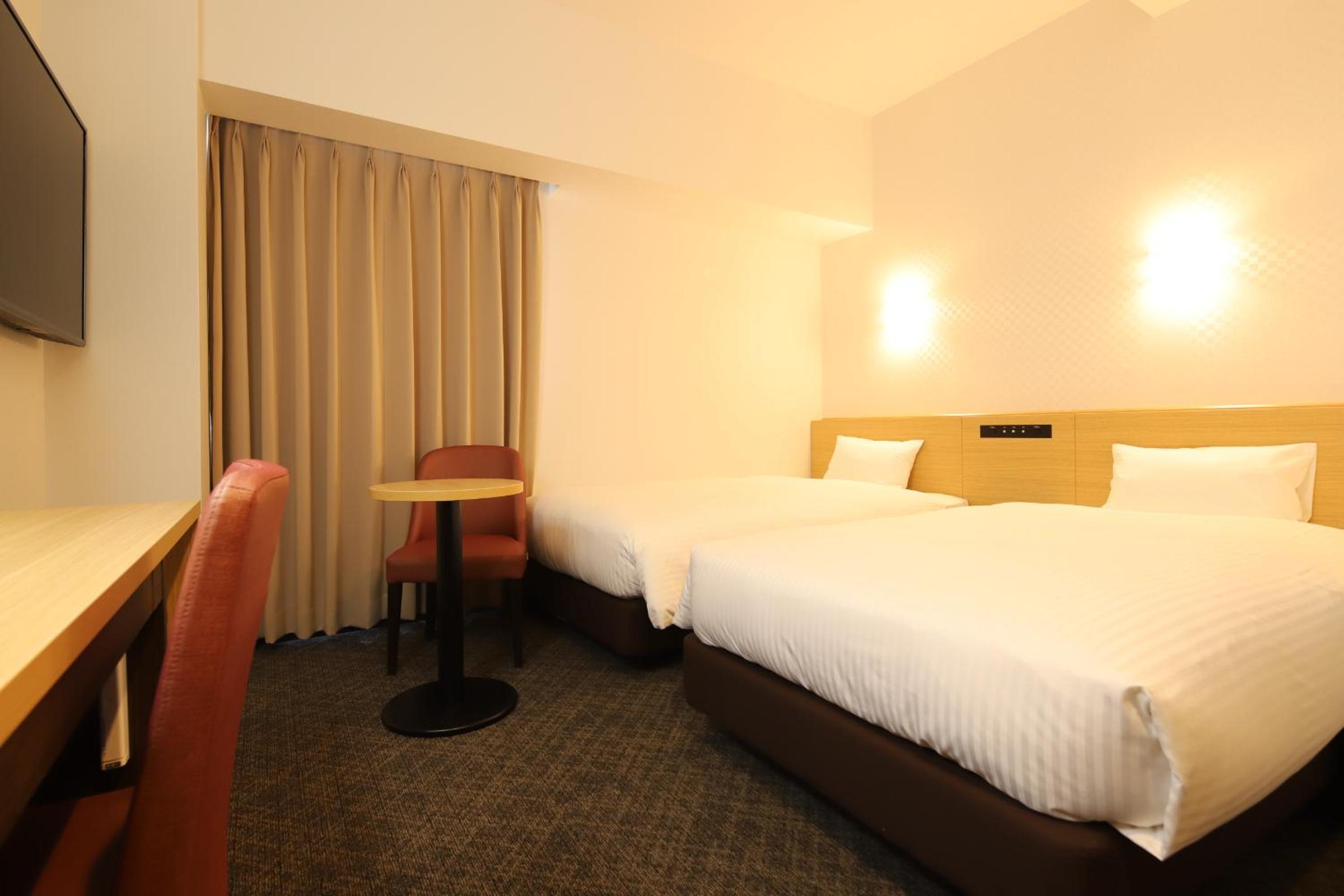 Room, Twin Beds