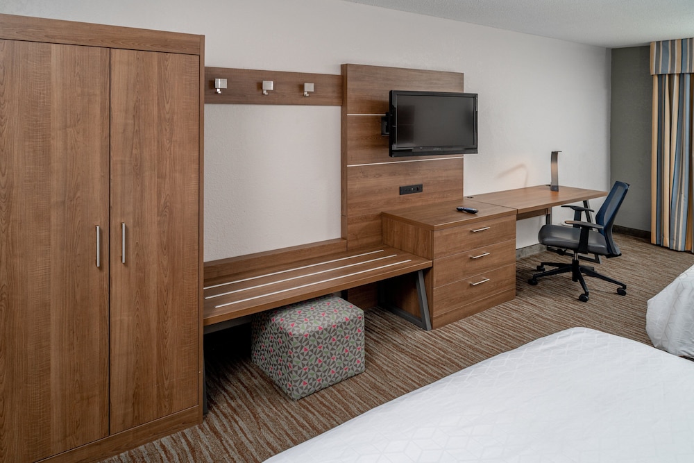 Holiday Inn Express Hotel & Suites Pikeville 44/44