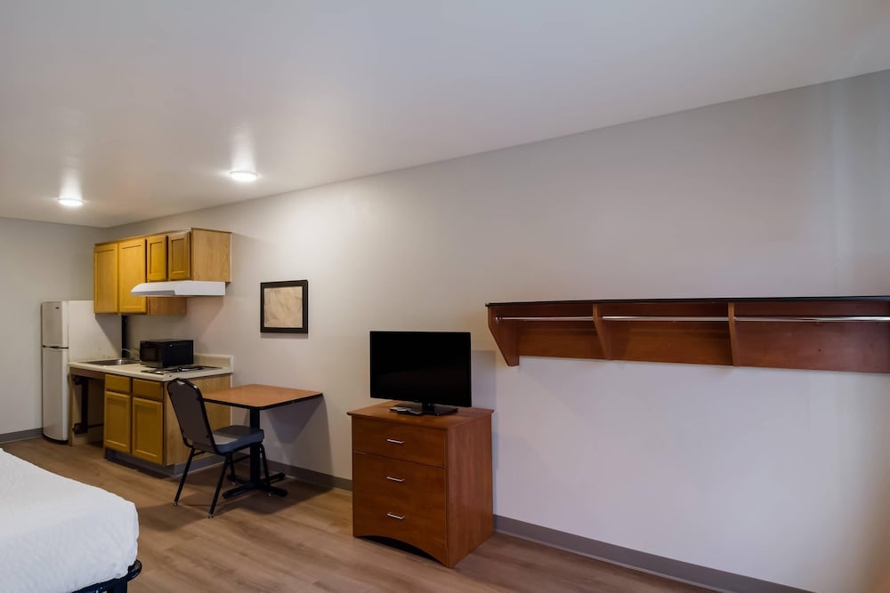 WoodSpring Suites Jacksonville East 295 Cruise Port 31/47