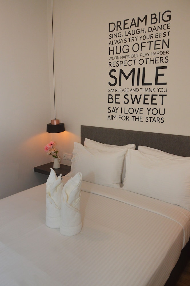 De Luna Hotel Sri Petaling 11/17
