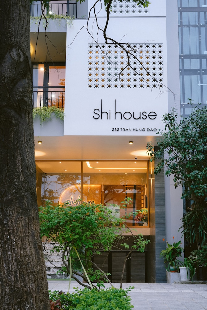 Shi House by Haviland 3/54